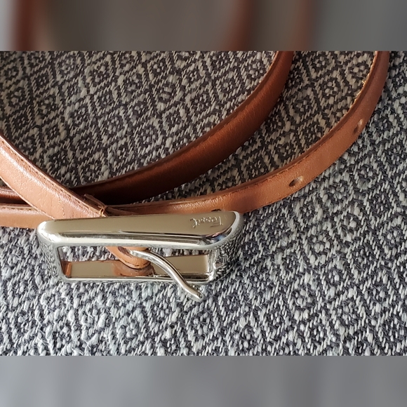 Fossil Timeless Leather Belt, Silver Buckle, Whiskey Brown, Medium, EUC - Picture 4 of 13